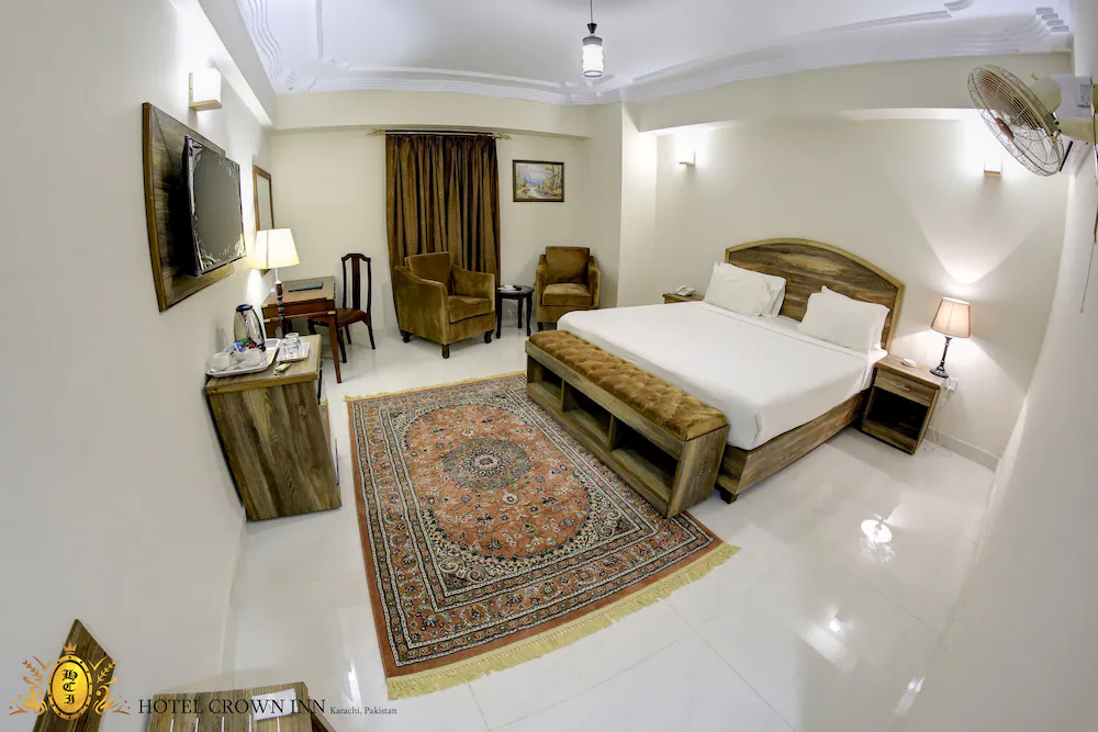 Hotel Crown Inn