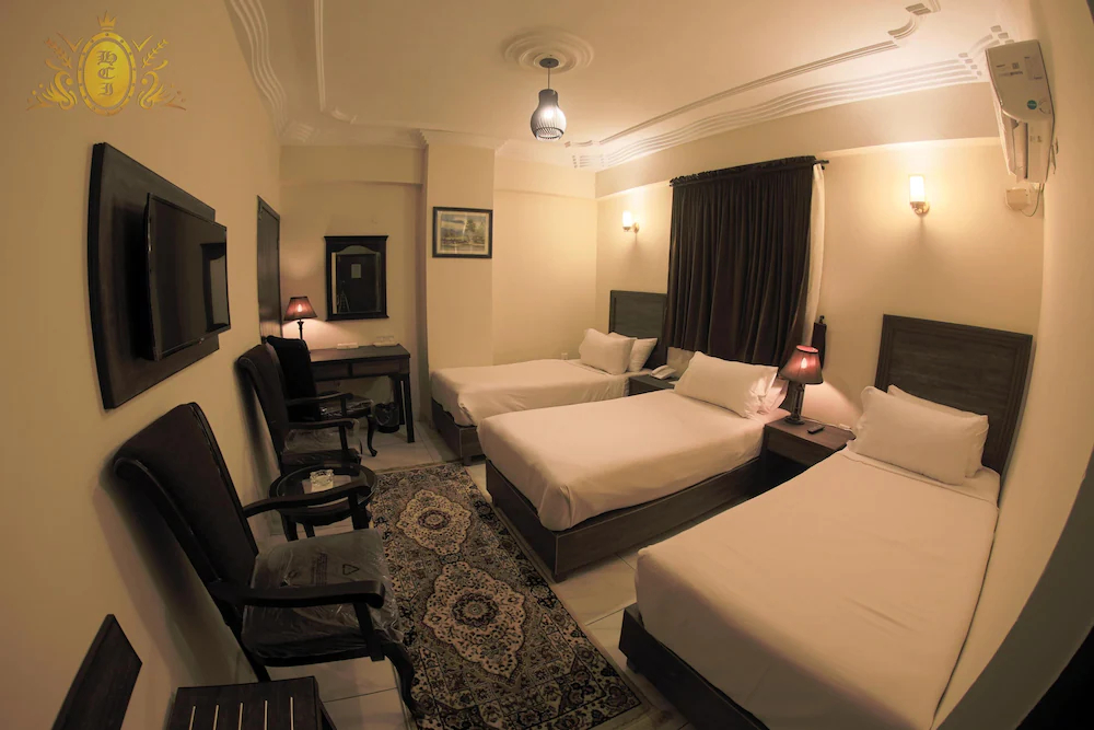 Hotel Crown Inn