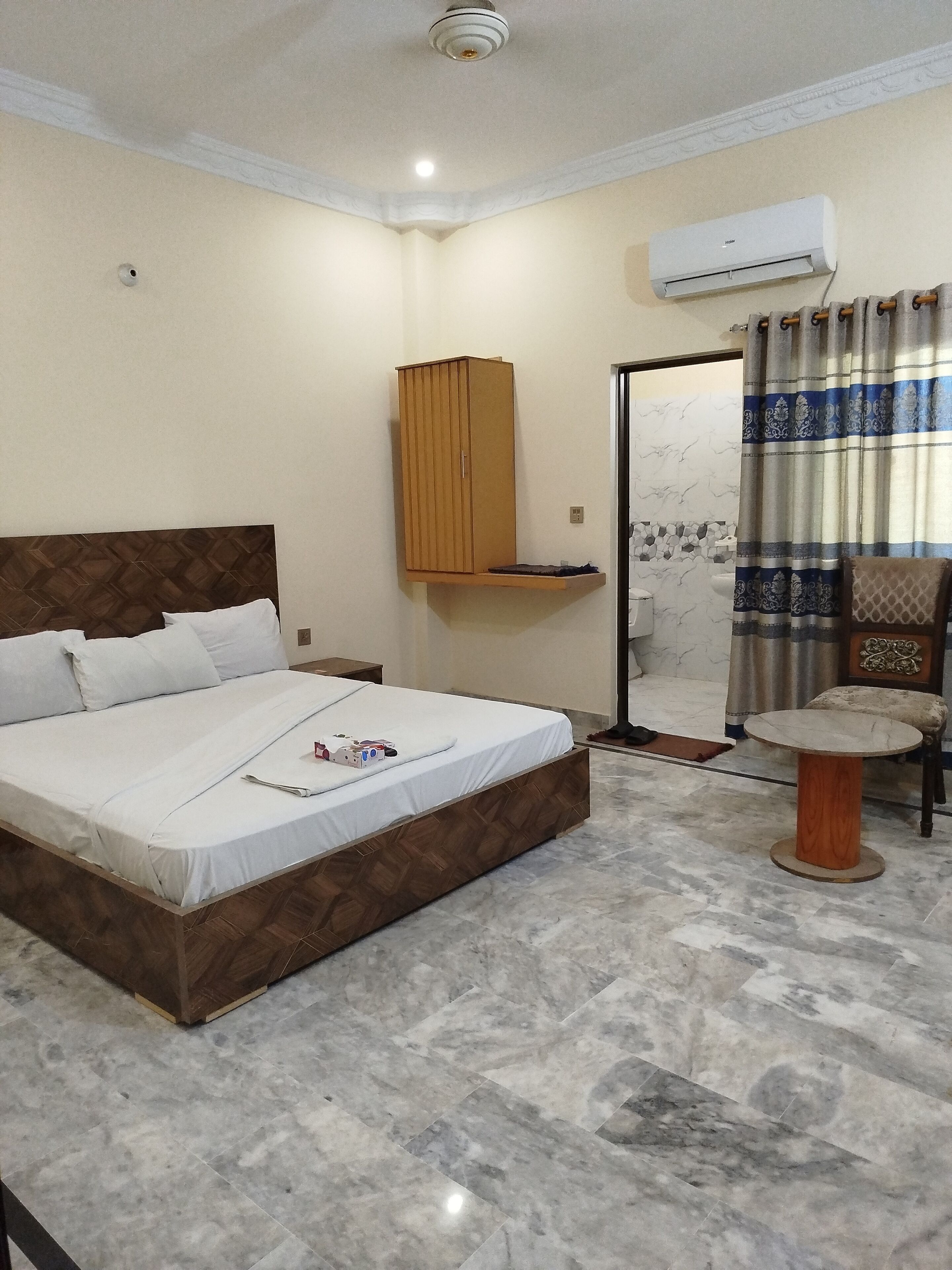 Hotel Crown Plaza