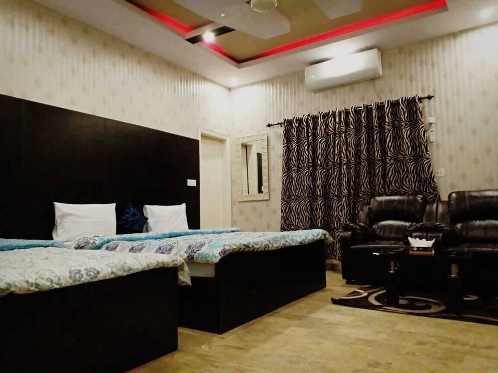 Hotel Defence Inn