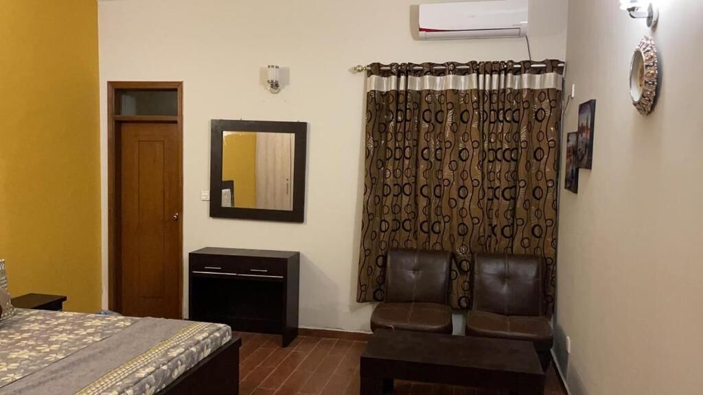 Hotel Executive Lodge