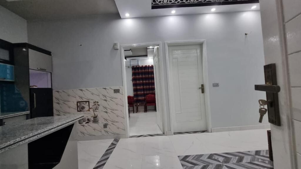 Hotel Oasis Inn l Guest House