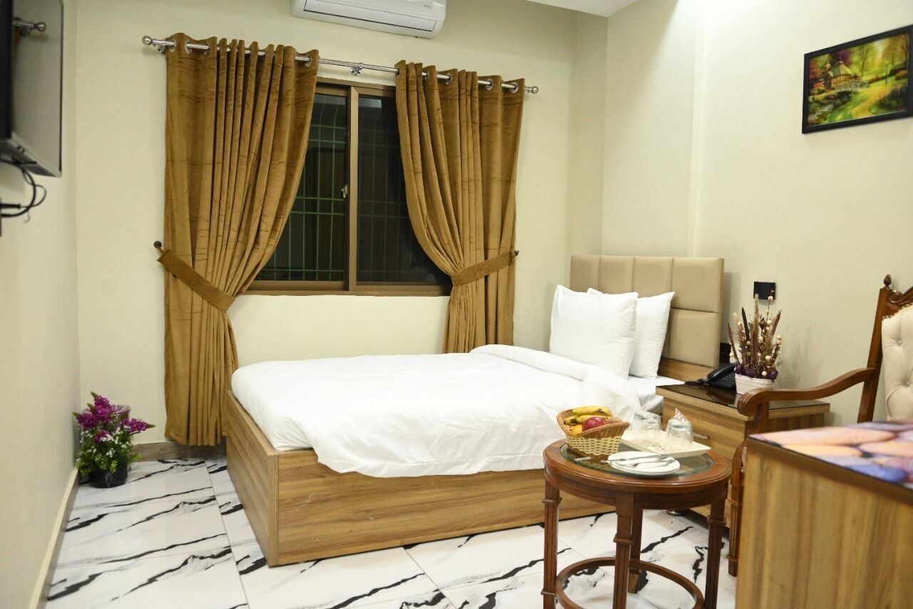 Hotel Pearl Inn