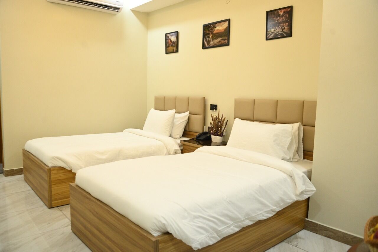 Hotel Pearl Inn