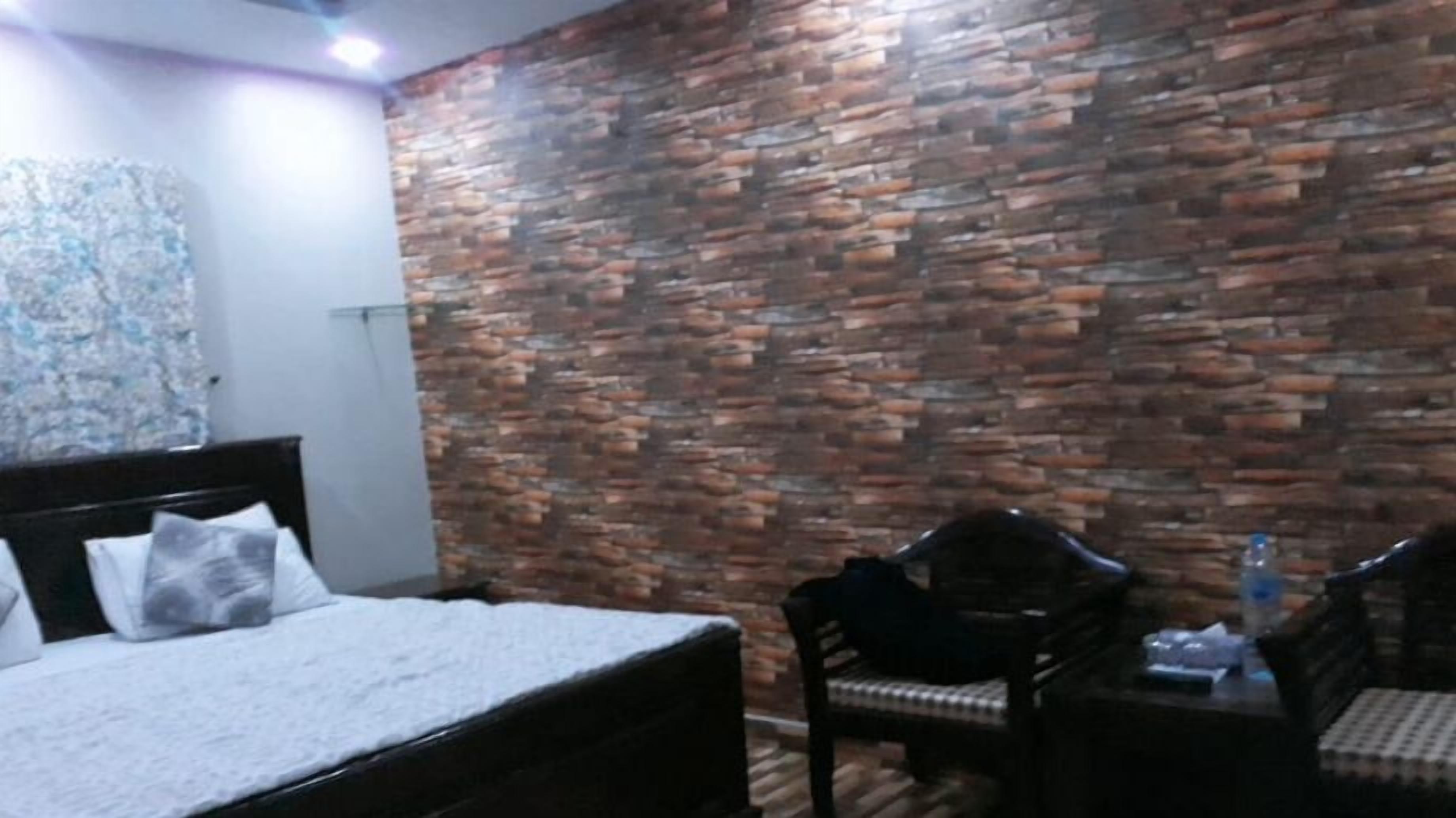 Kehkashan Huest House