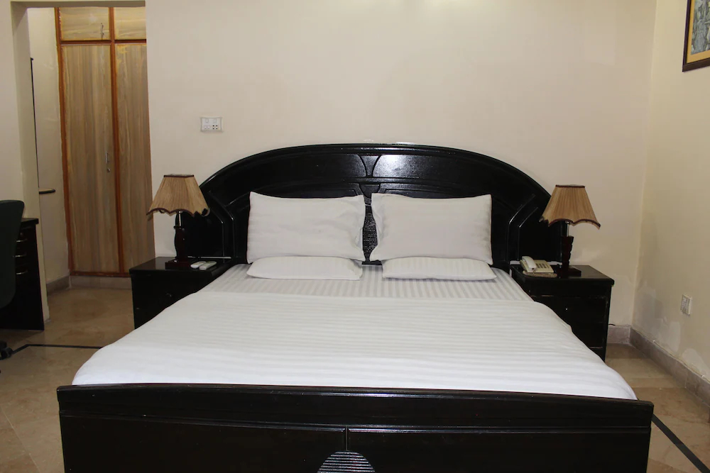Luxury Inn Guest House