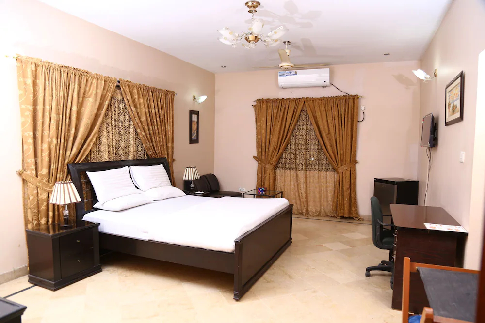 Luxury Inn Guest House