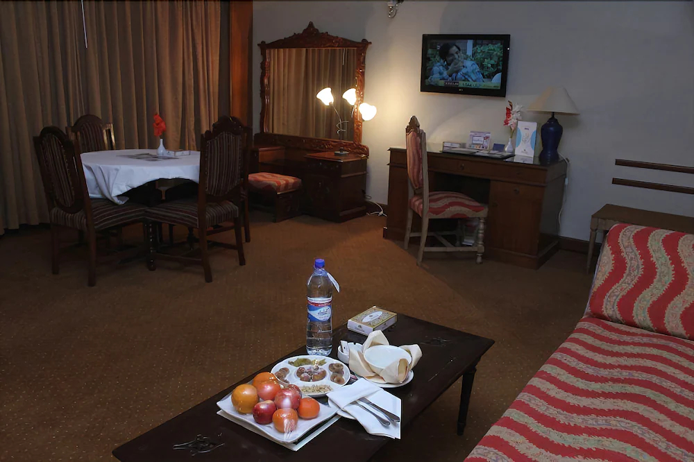 Regent Plaza Hotel & Convention Center
