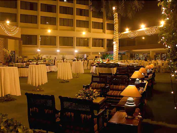 Regent Plaza Hotel & Convention Center