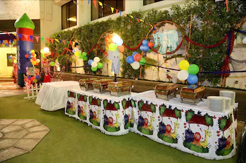Regent Plaza Hotel & Convention Center