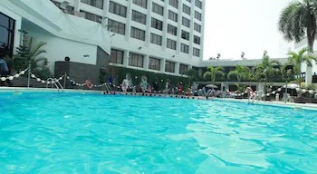 Regent Plaza Hotel & Convention Center