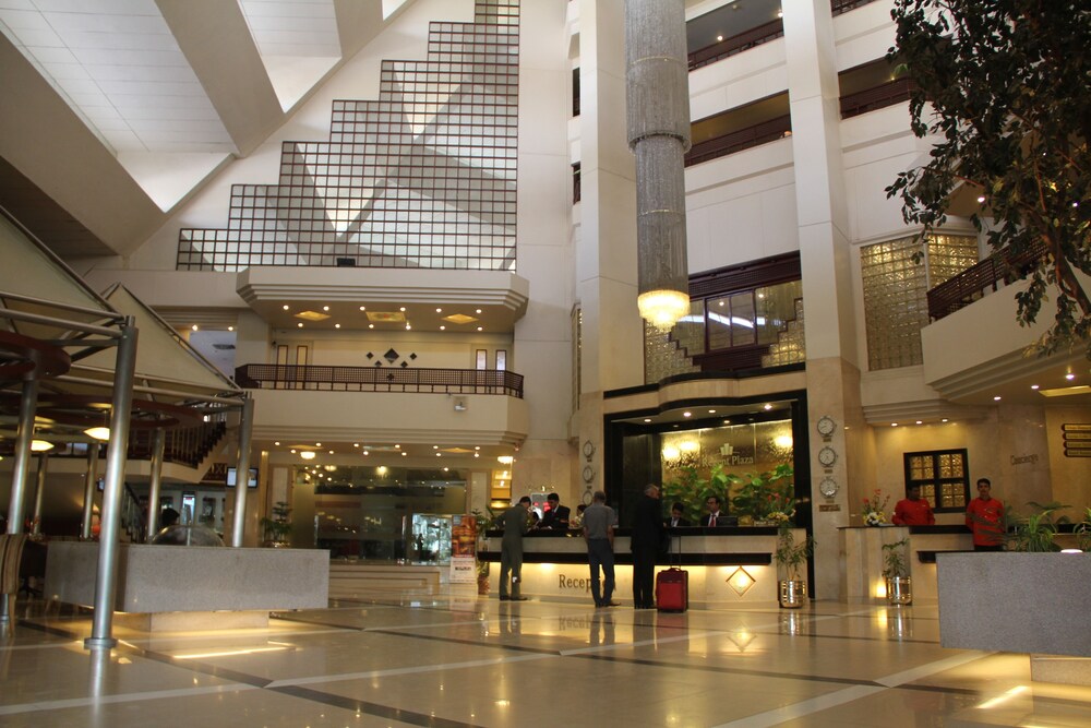 Regent Plaza Hotel & Convention Center