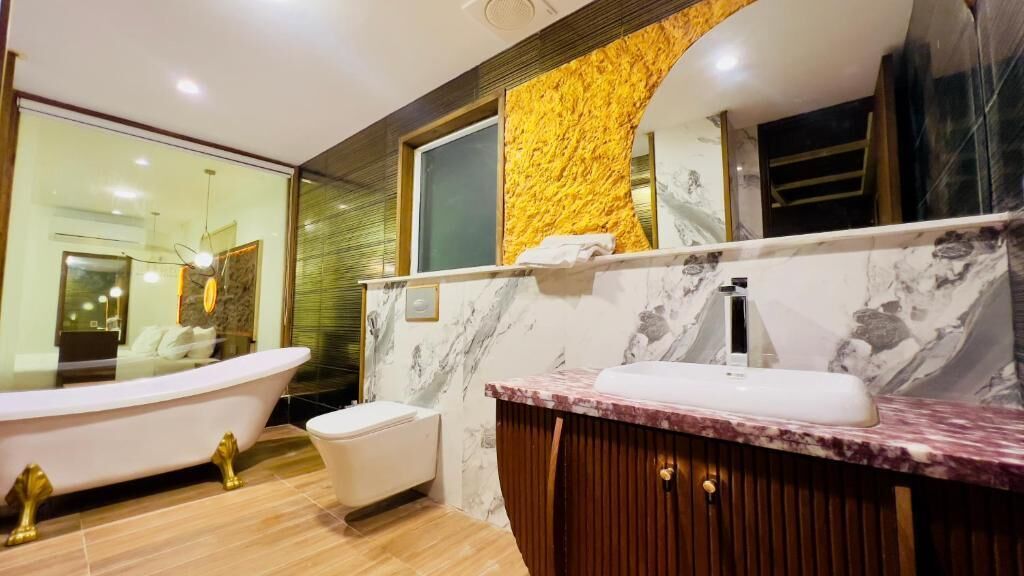 Signature By Hotel Crown Inn