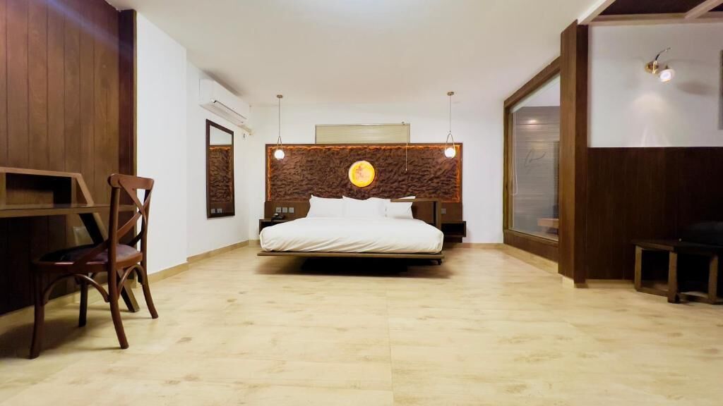 Signature By Hotel Crown Inn