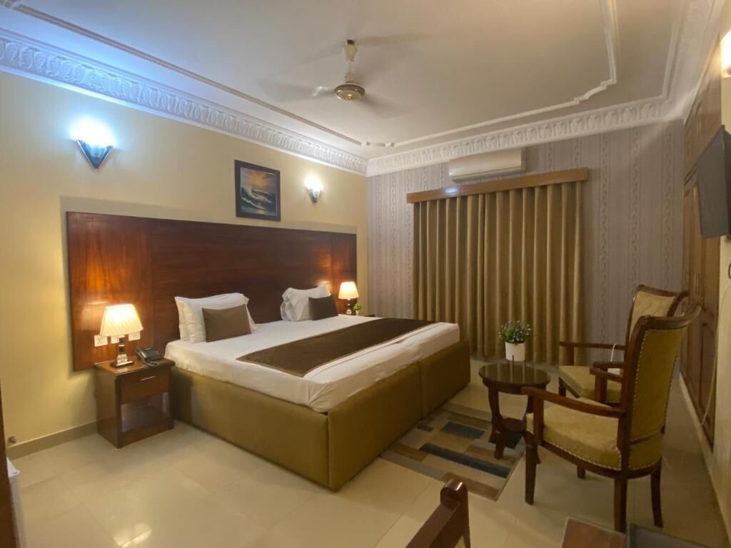 World Inn Karachi