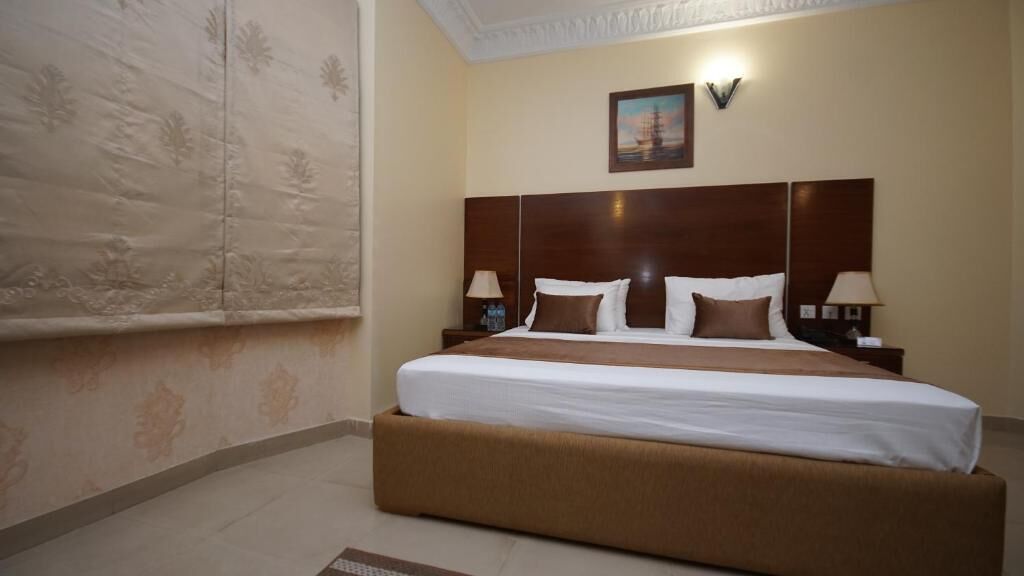 World Inn Karachi
