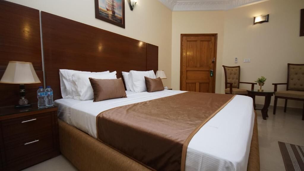 World Inn Karachi