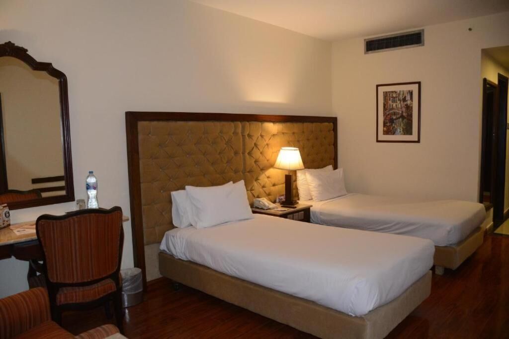 Diamond Luxe Hotel