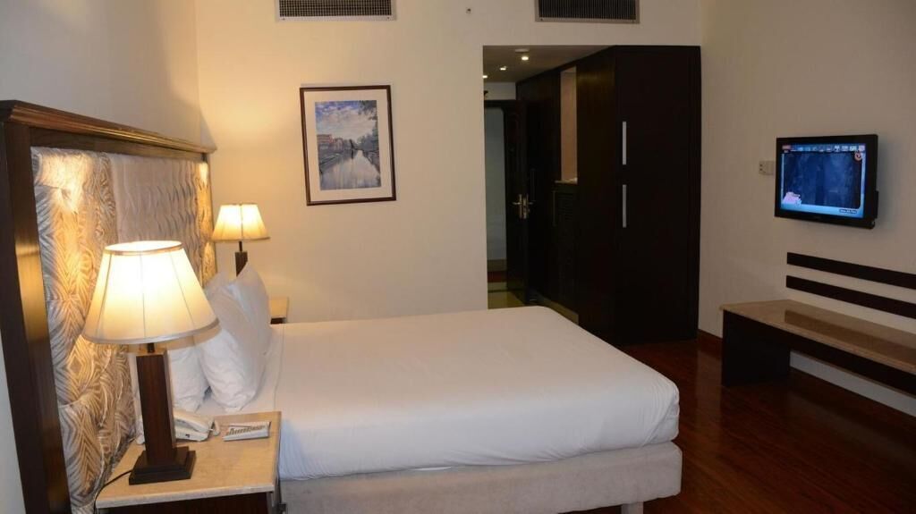 Diamond Luxe Hotel