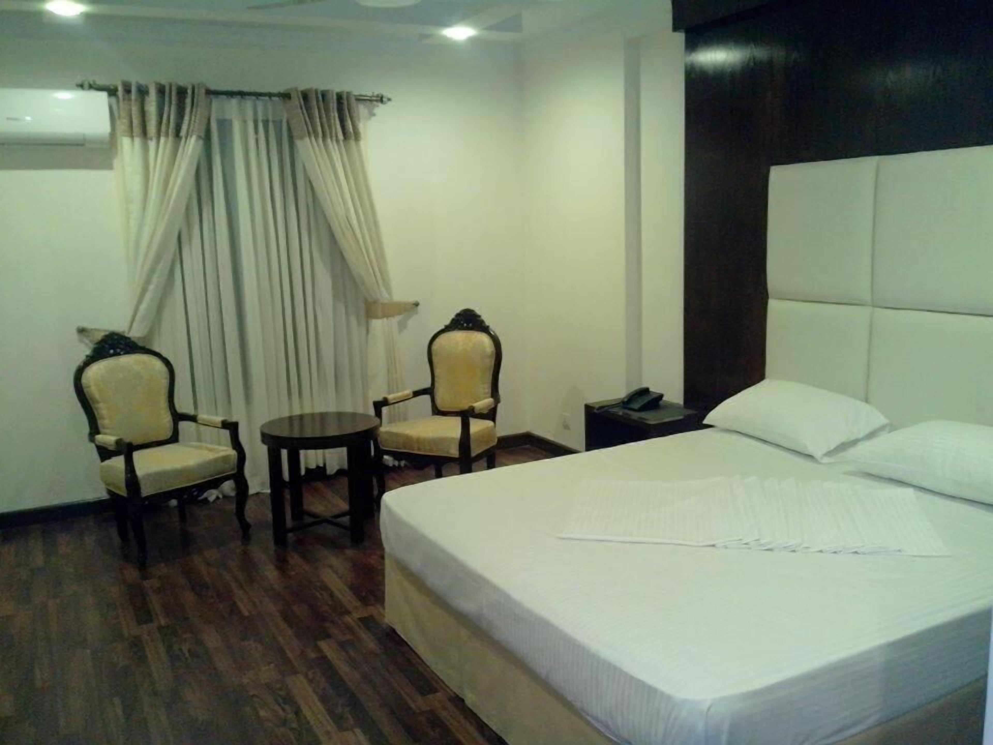 Diamond Luxe Hotel