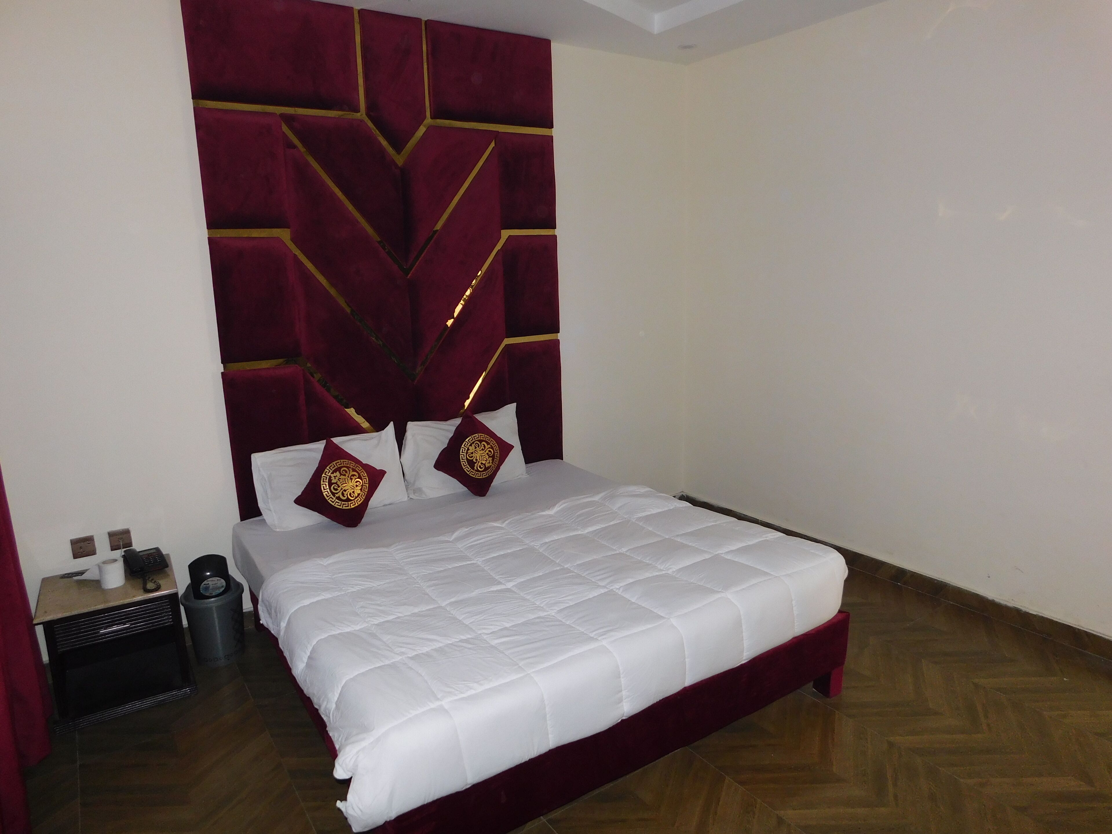 Empire Hotel