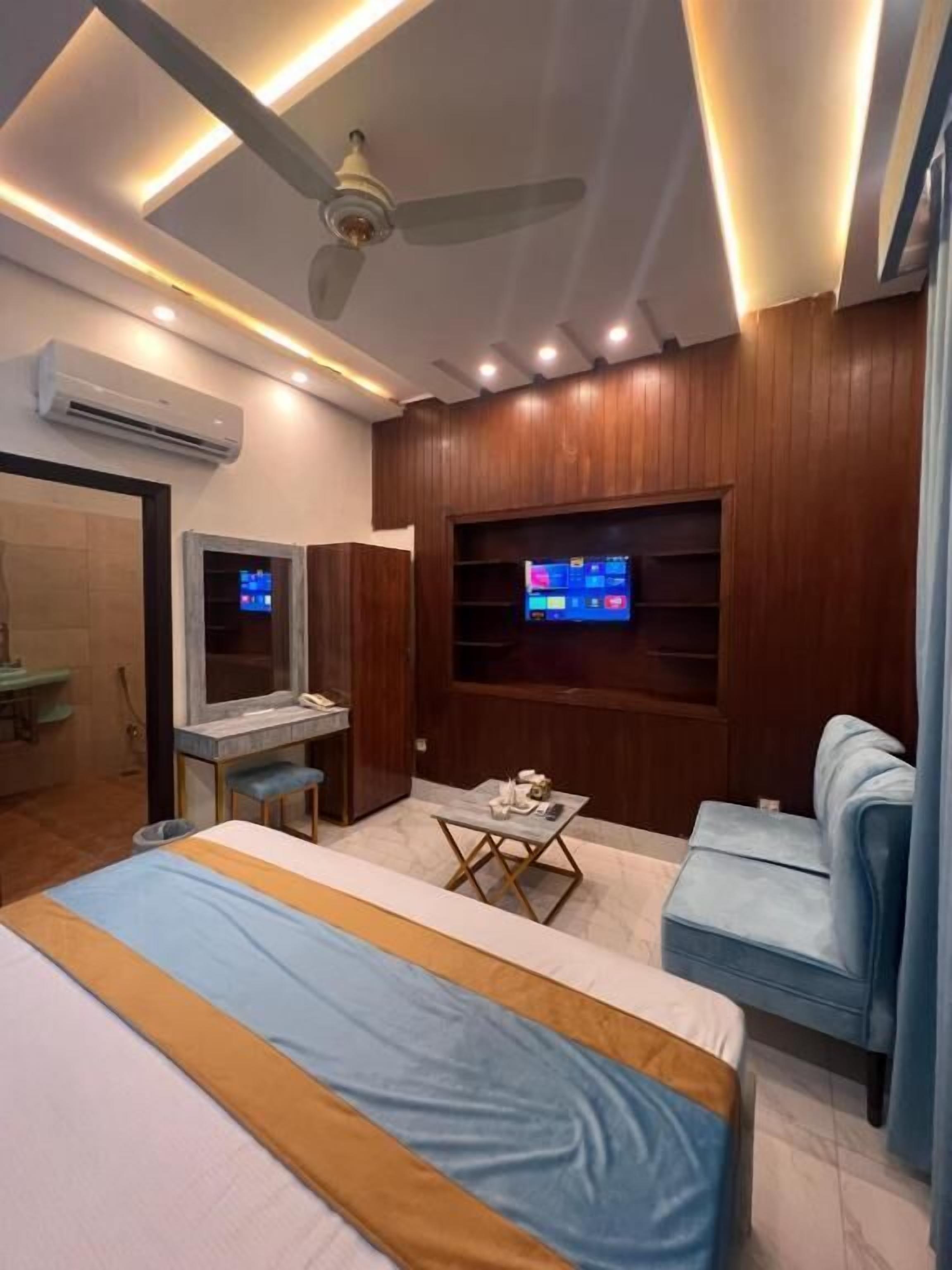 Gulberg Inn Hotel