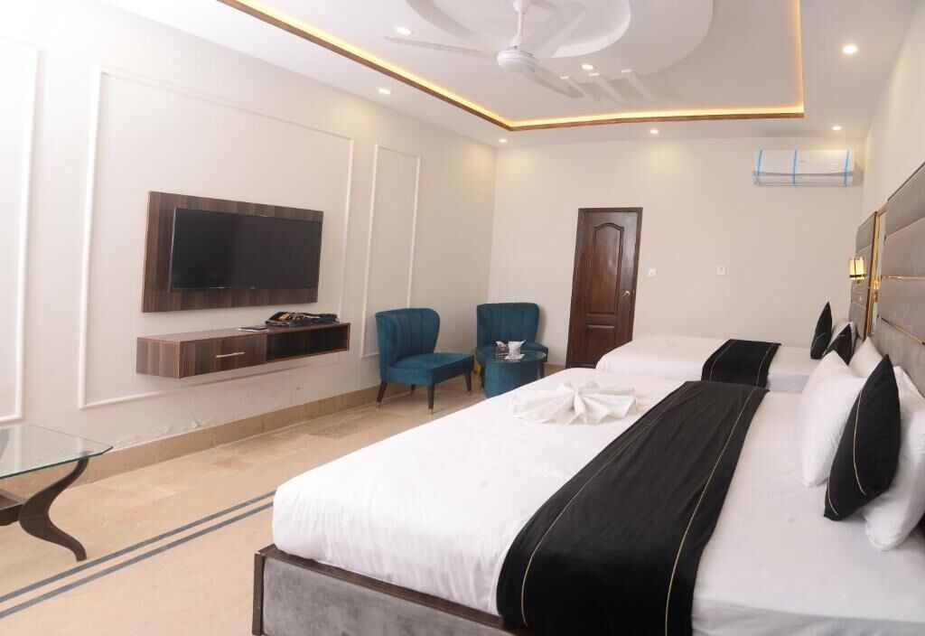 Hotel Five Season