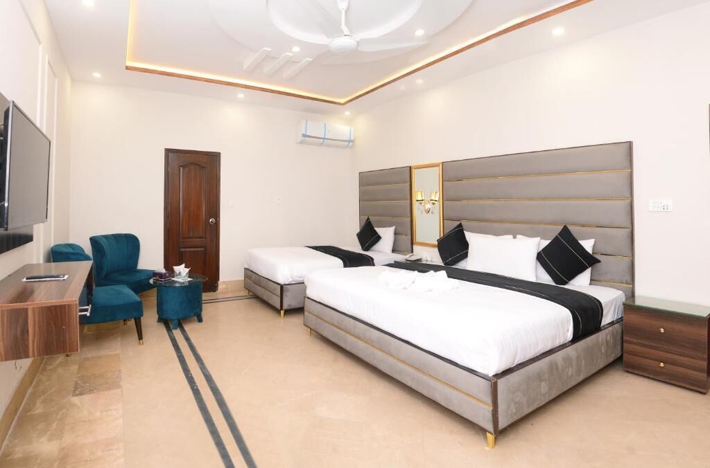 Hotel Five Season