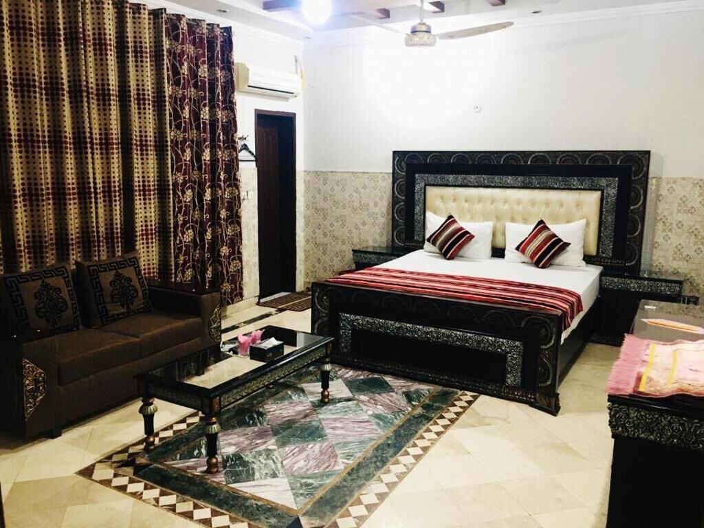 Hotel Moon Palace