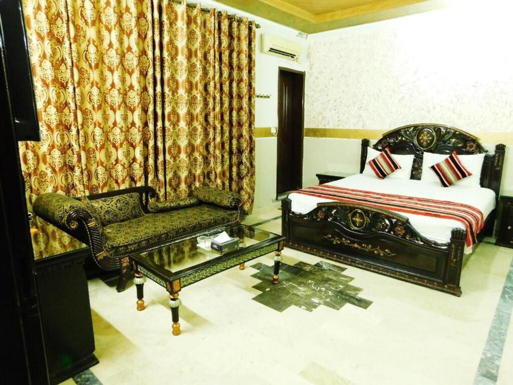 Hotel Moon Palace