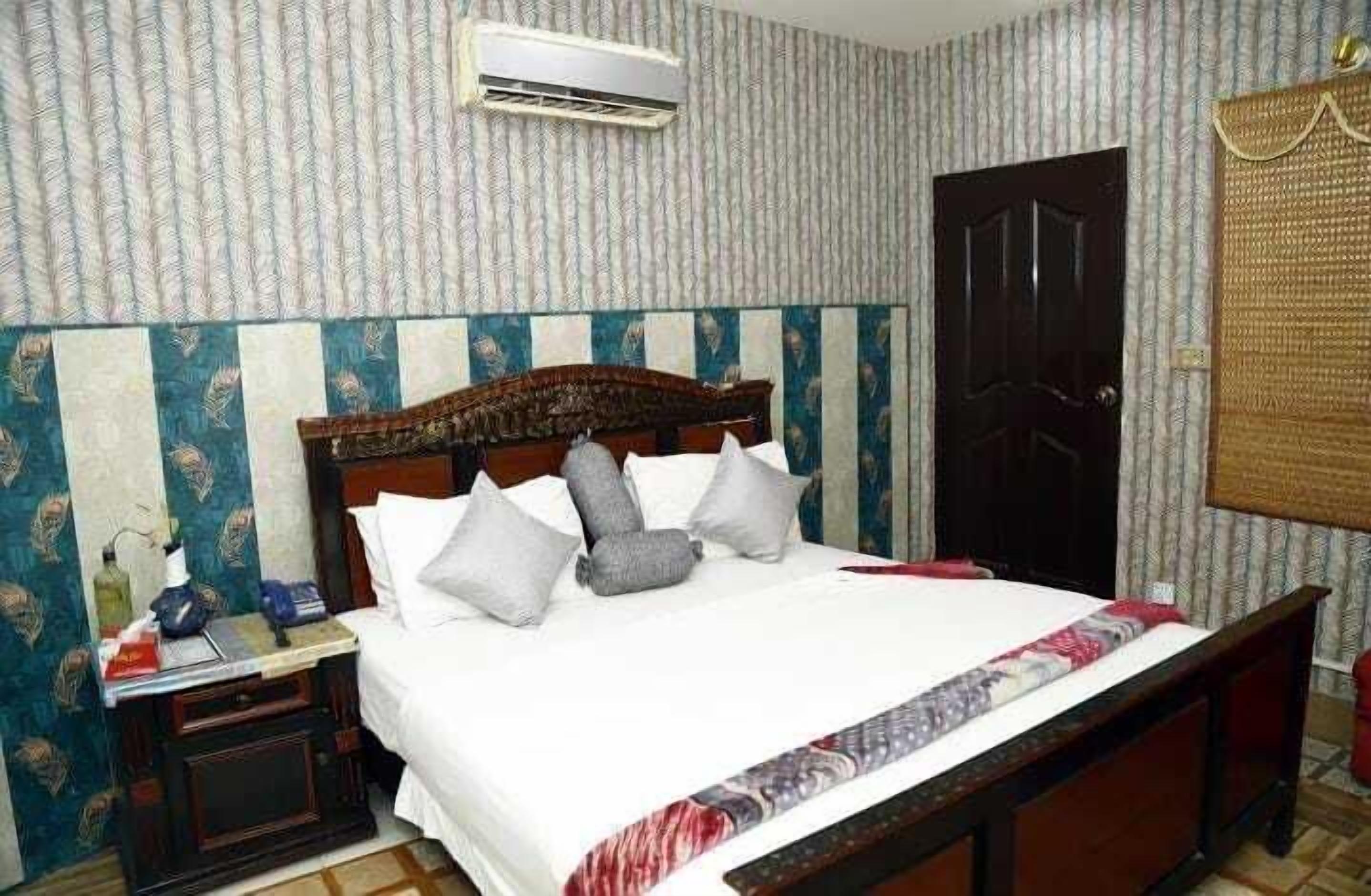 Hotel New Holiday