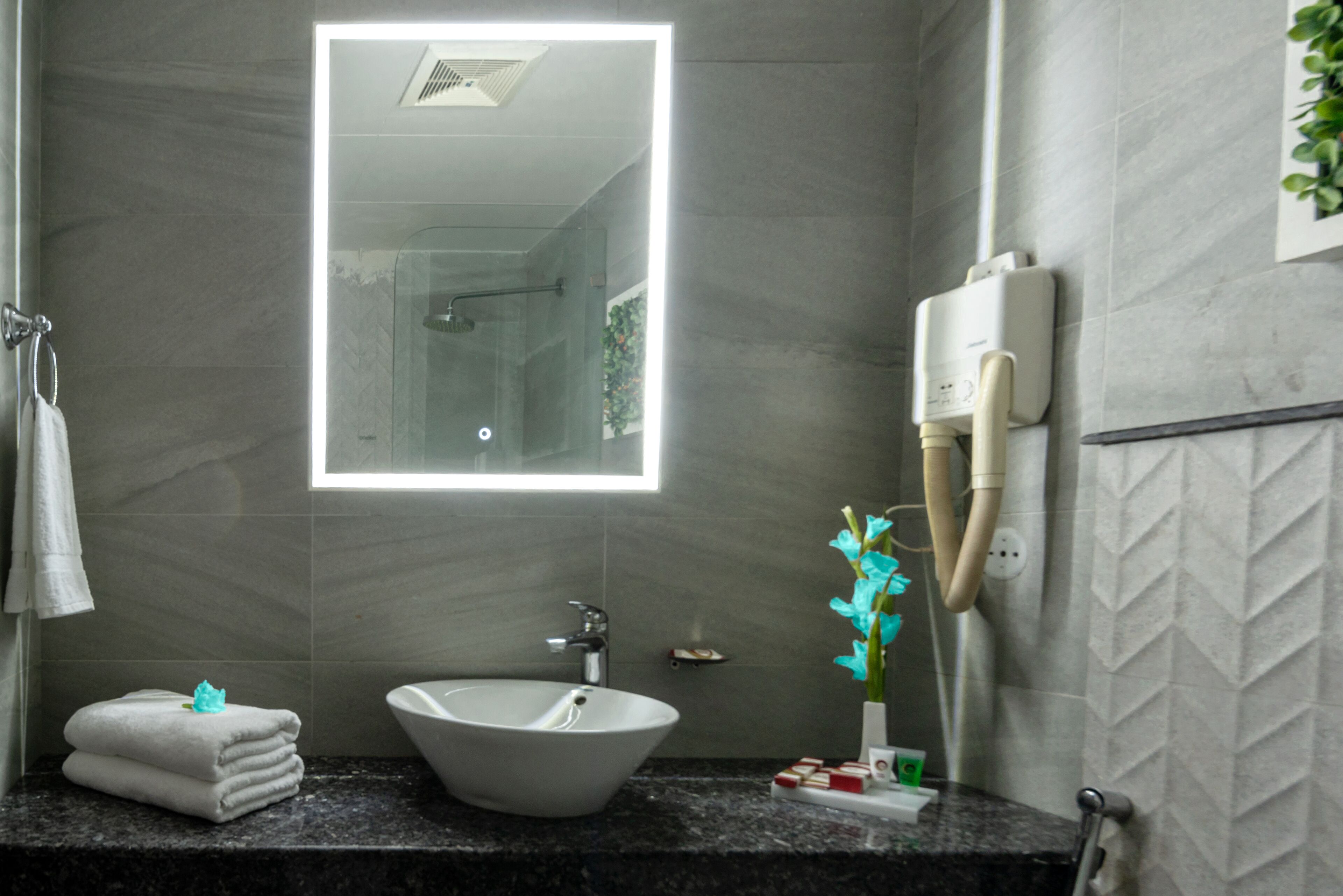 Hotel One Tower Gulberg