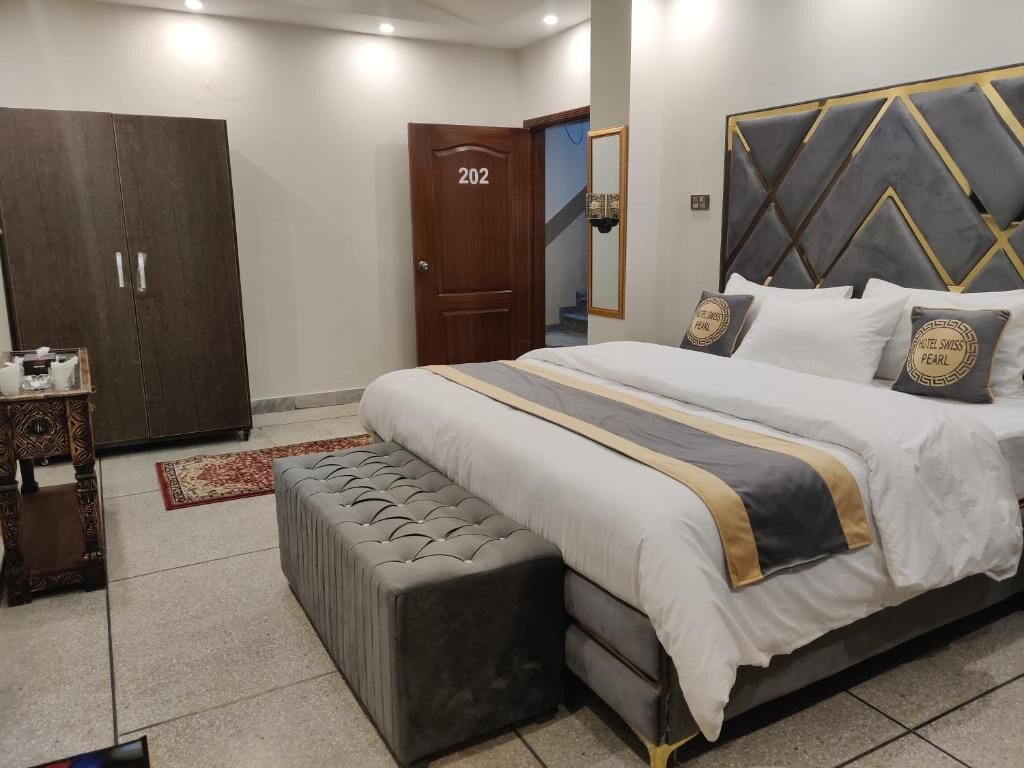 Hotel Swiss Pearl