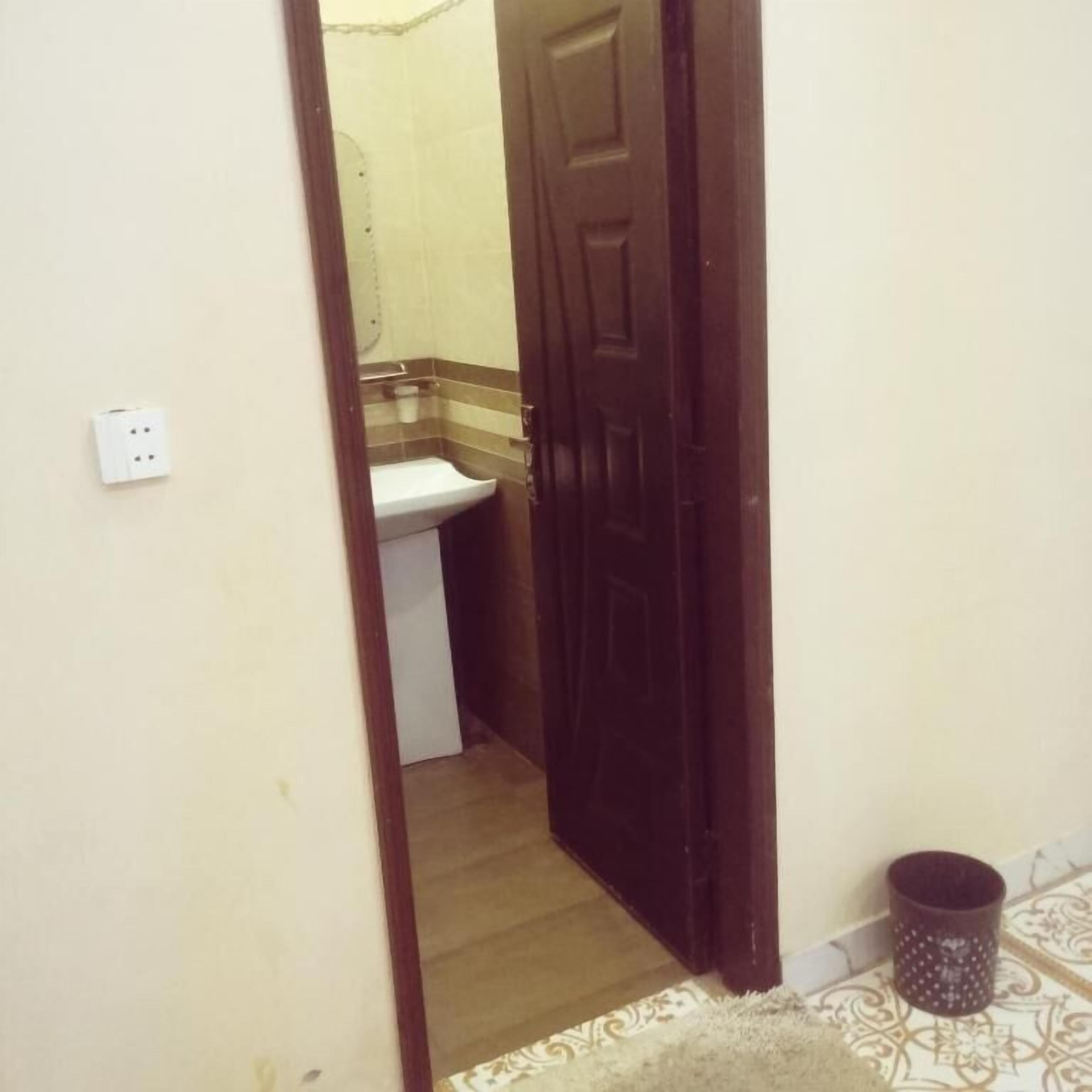 Hotel Versa Apartment and Lodges Lahore