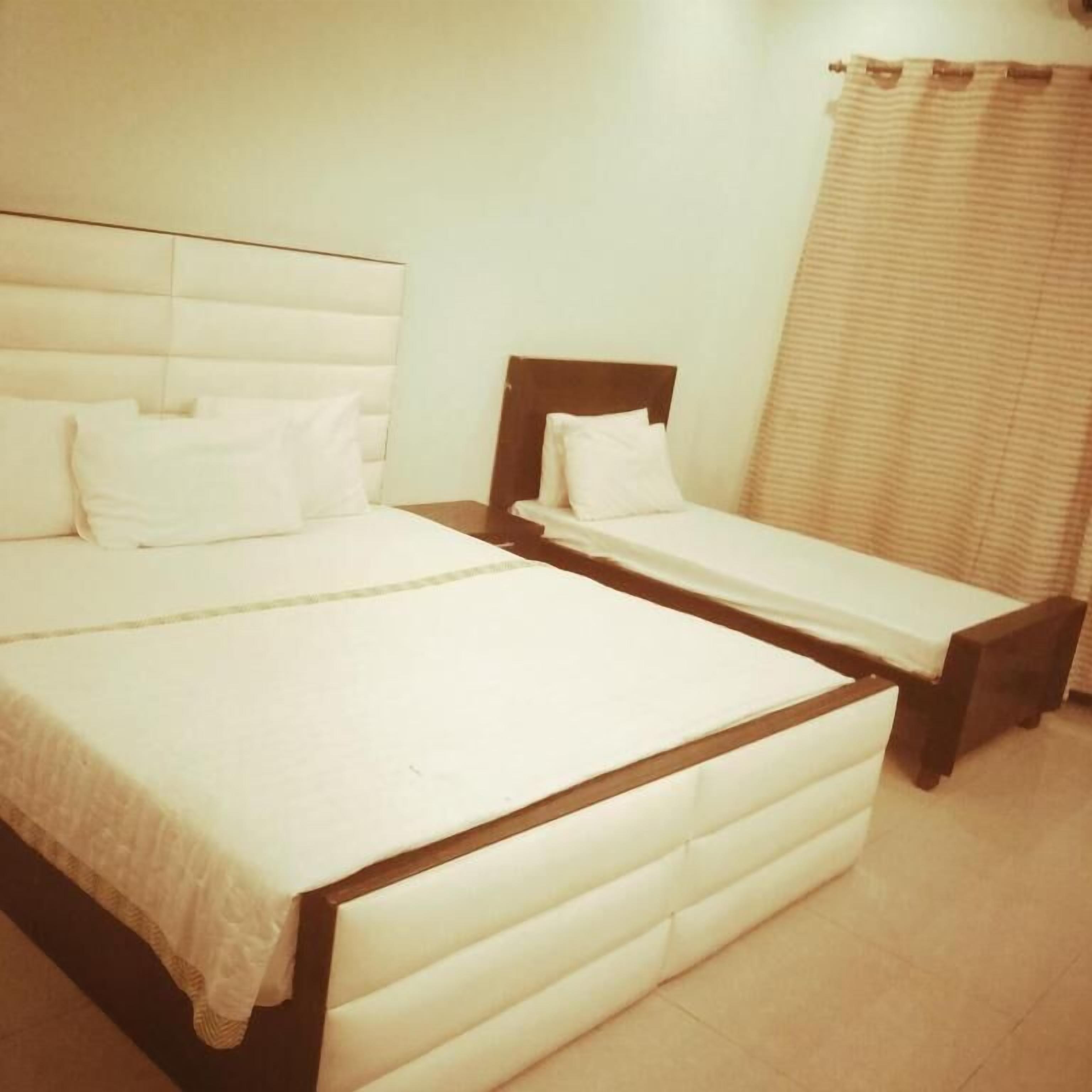 Hotel Versa Apartment and Lodges Lahore