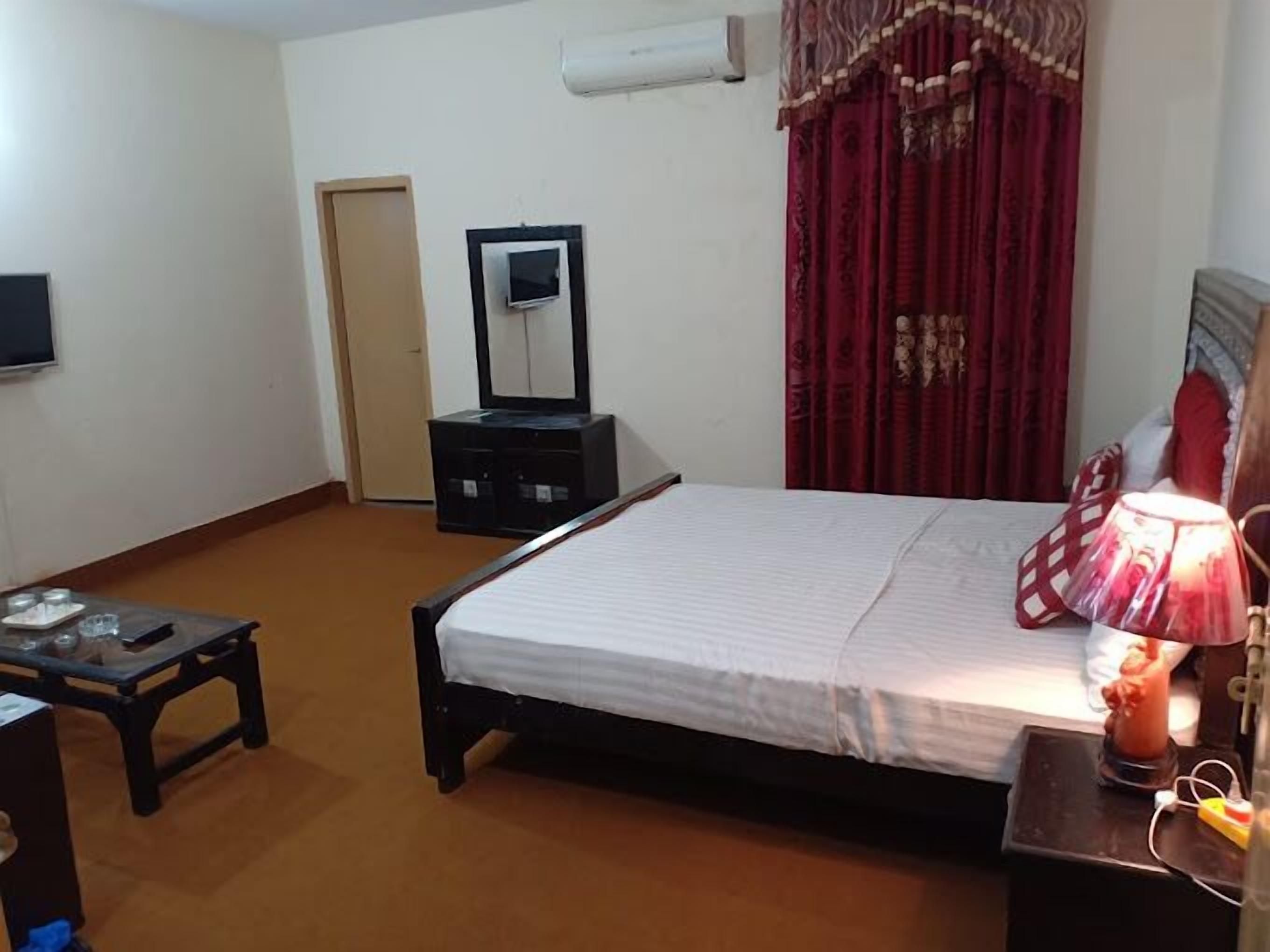 Orange Line Hotel