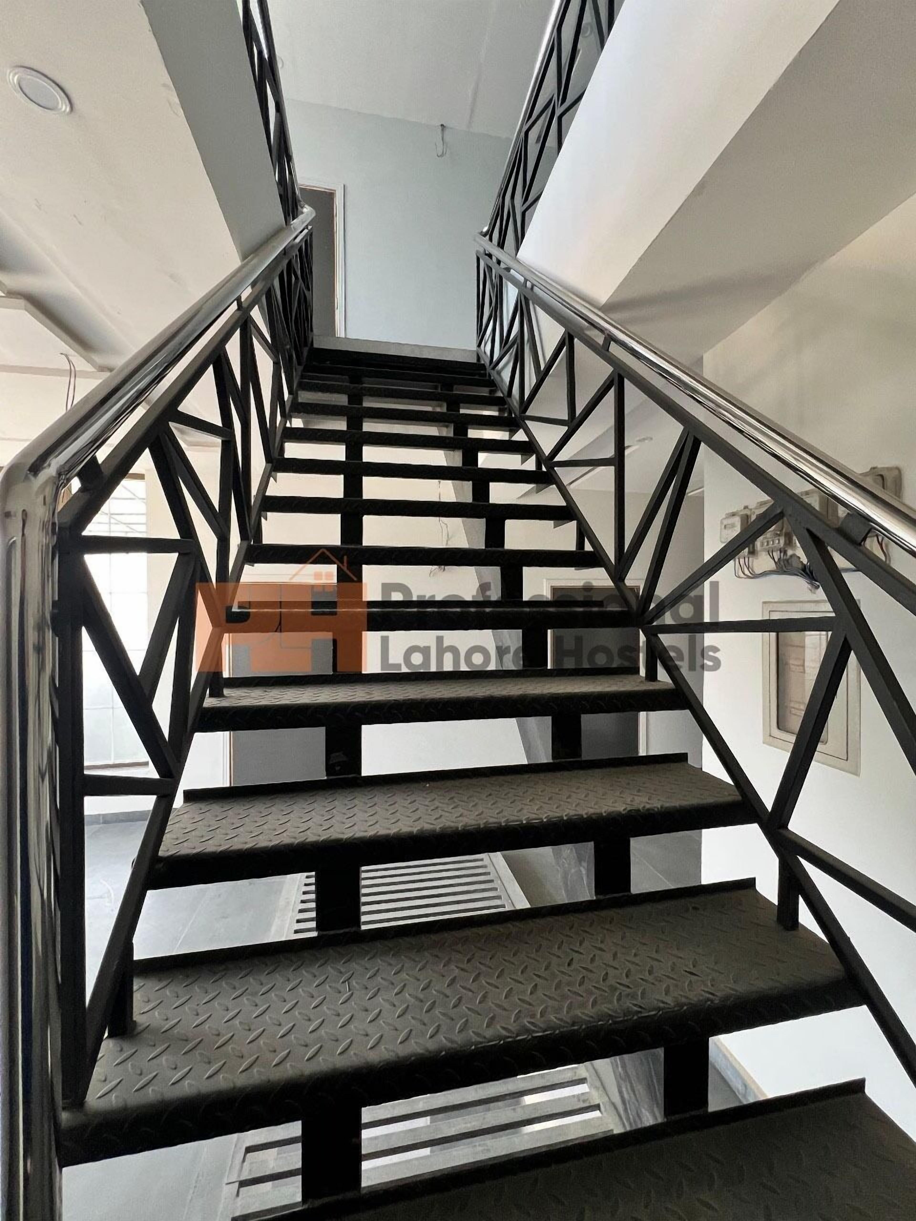 Professional Lahore Hostels