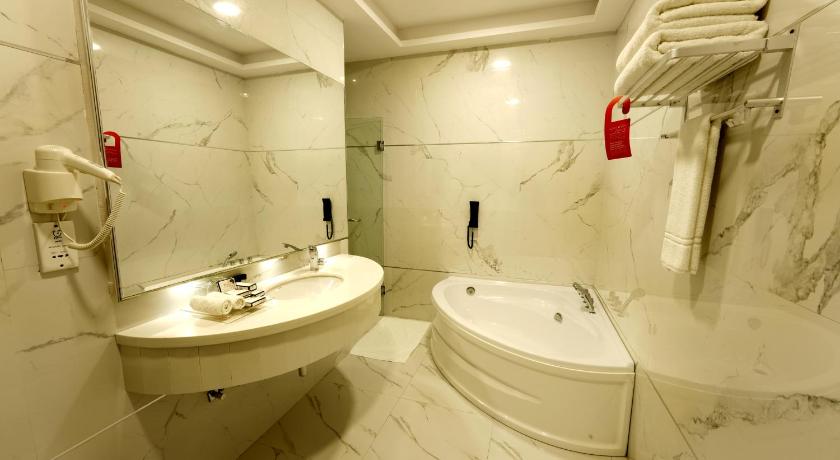 Ramada by Wyndham Lahore Gulberg II