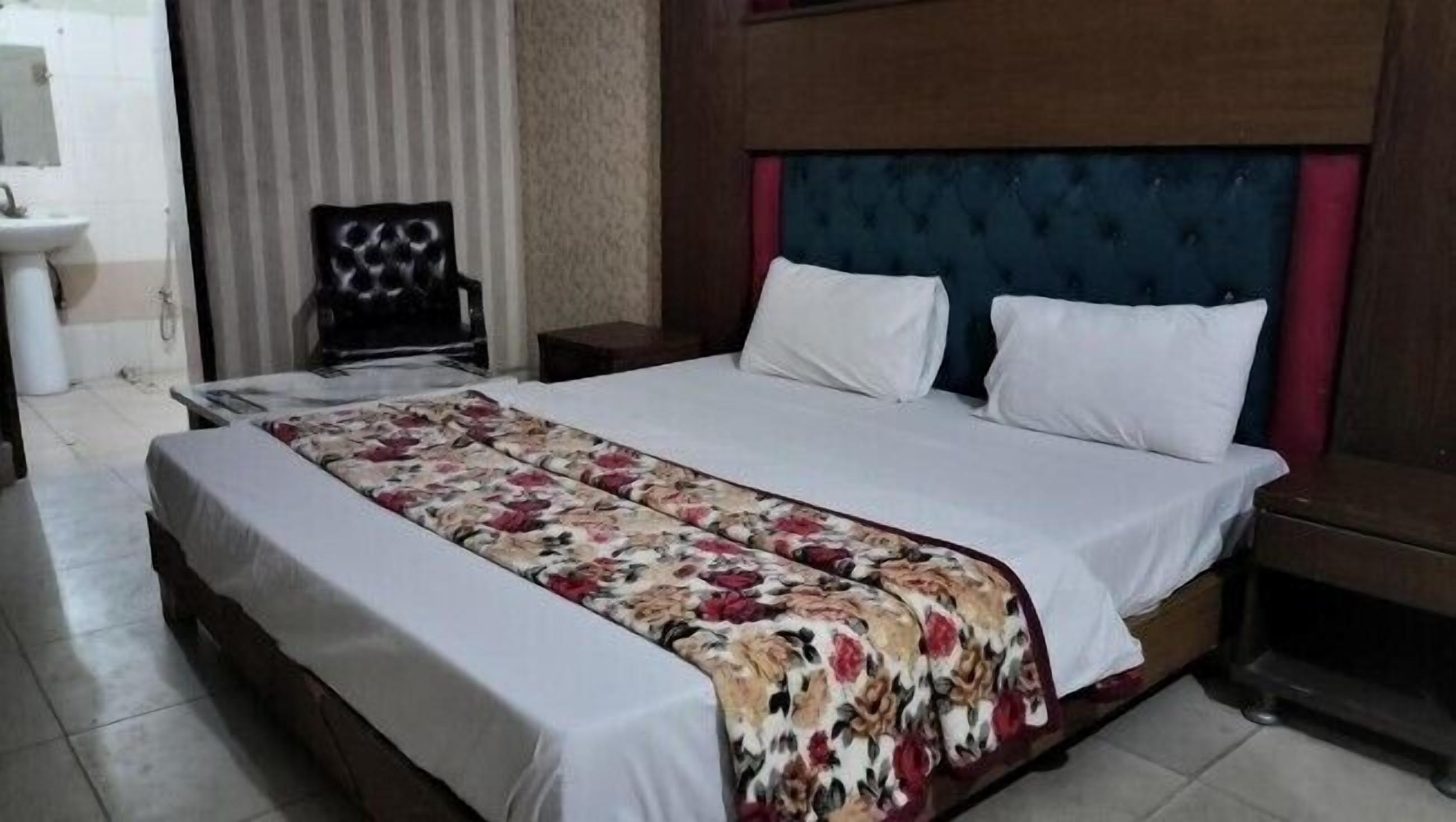 United Hotel Lahore