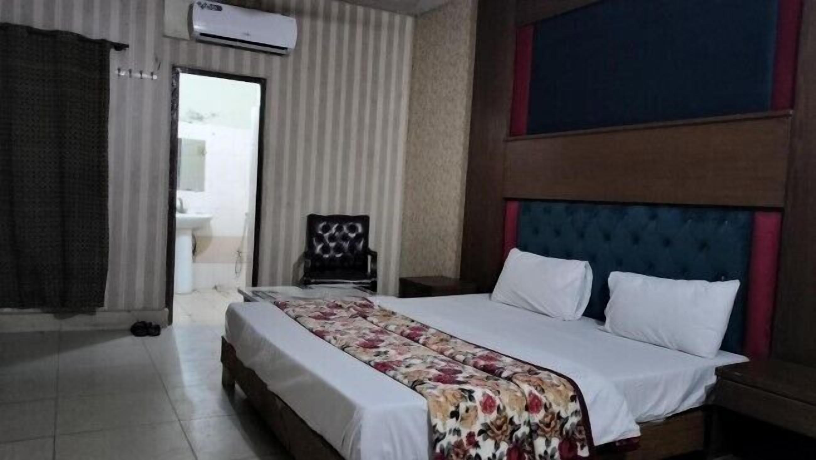 United Hotel Lahore
