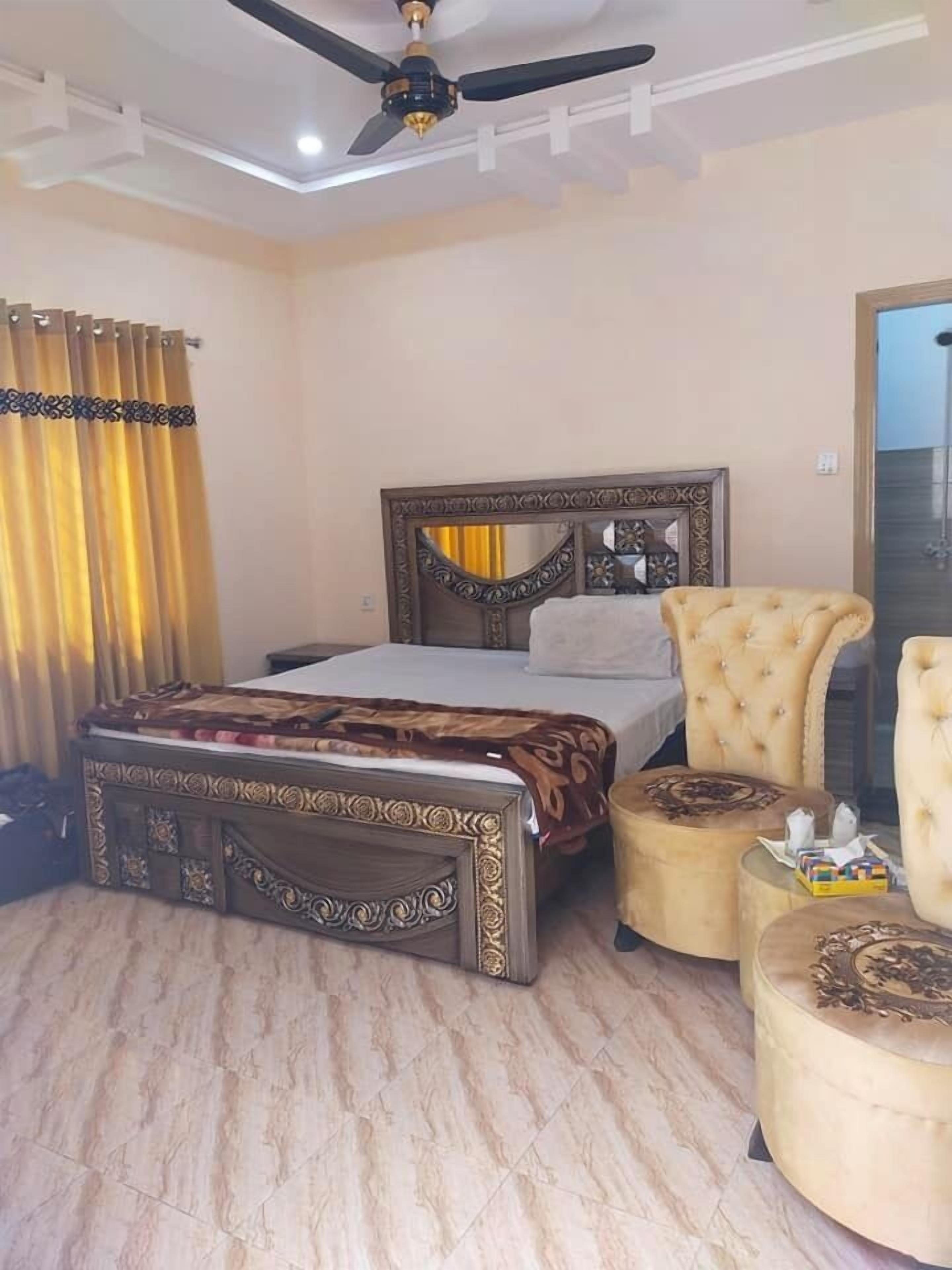 Hotel Paradise Inn