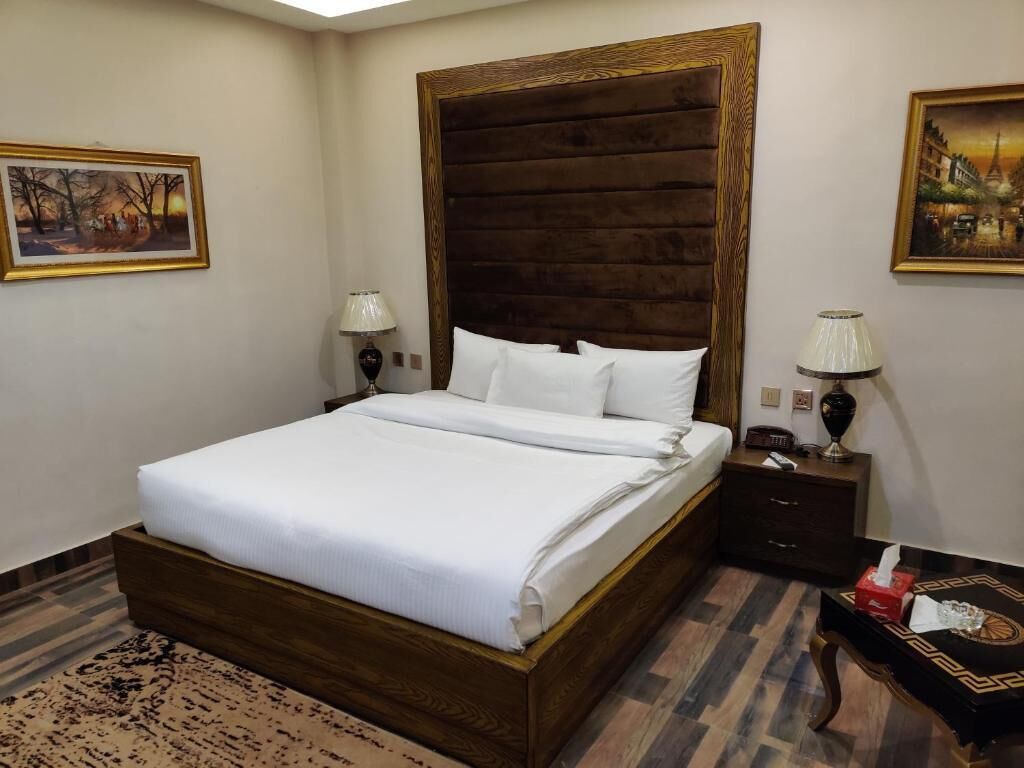 Royal Mansion Hotel