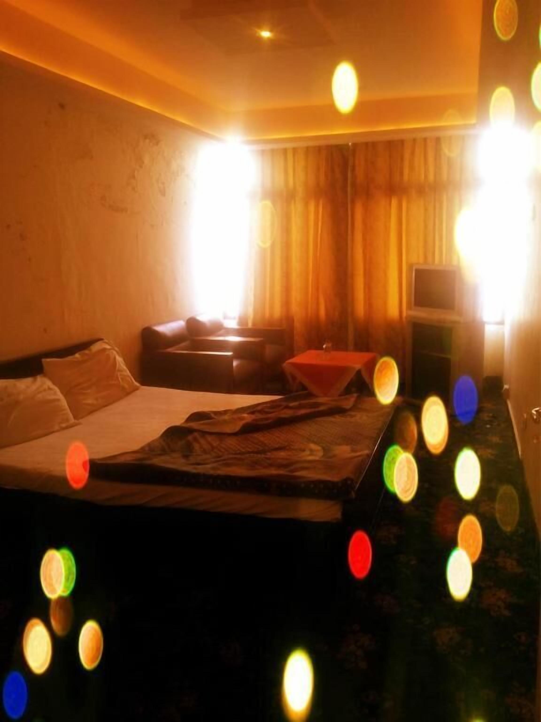 Breeze Hotel