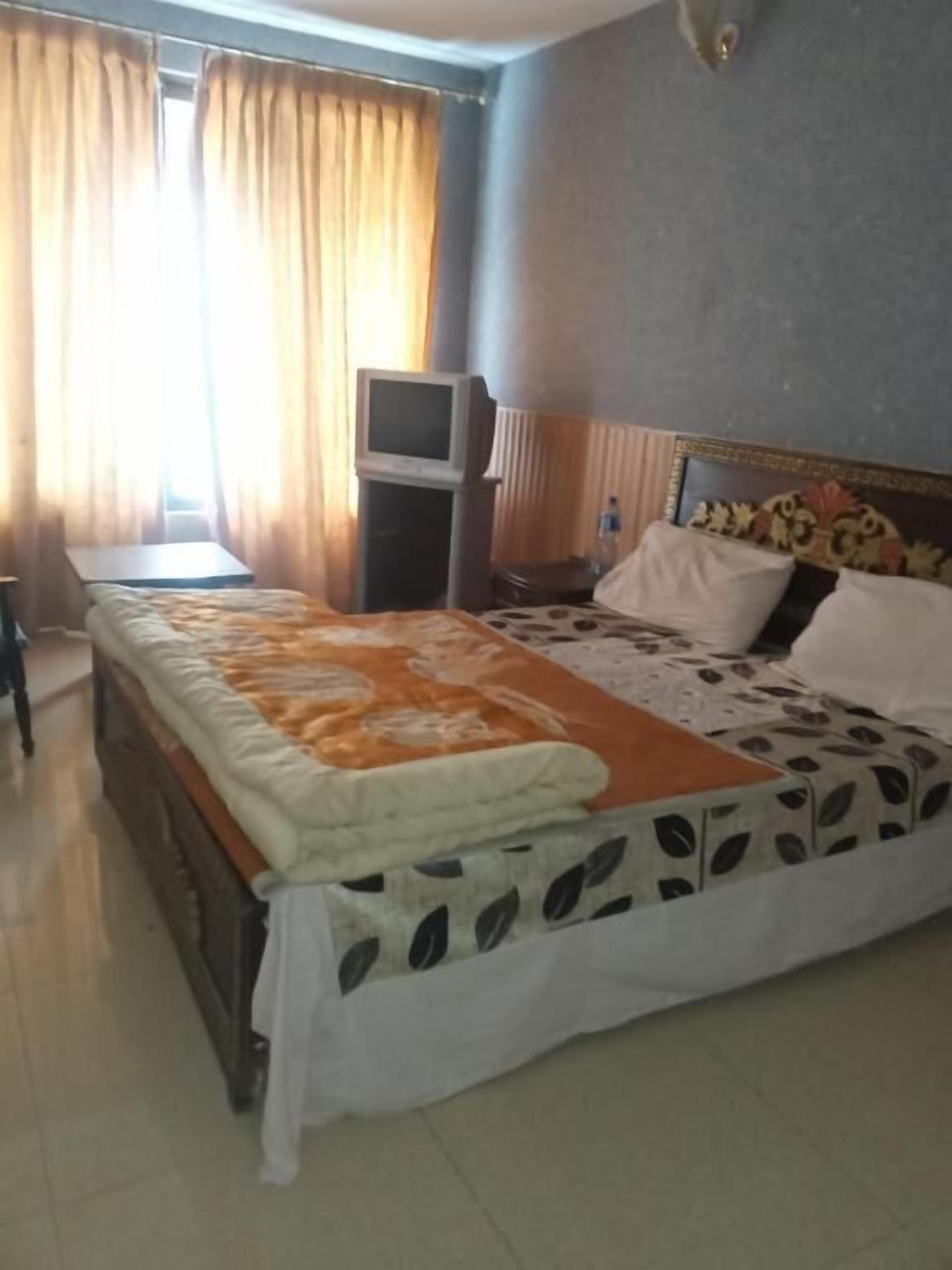 Breeze Hotel
