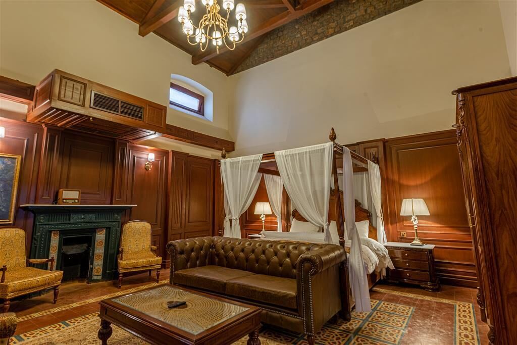 Cecil by Pearl Continental