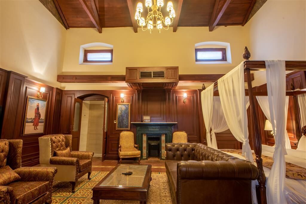 Cecil by Pearl Continental