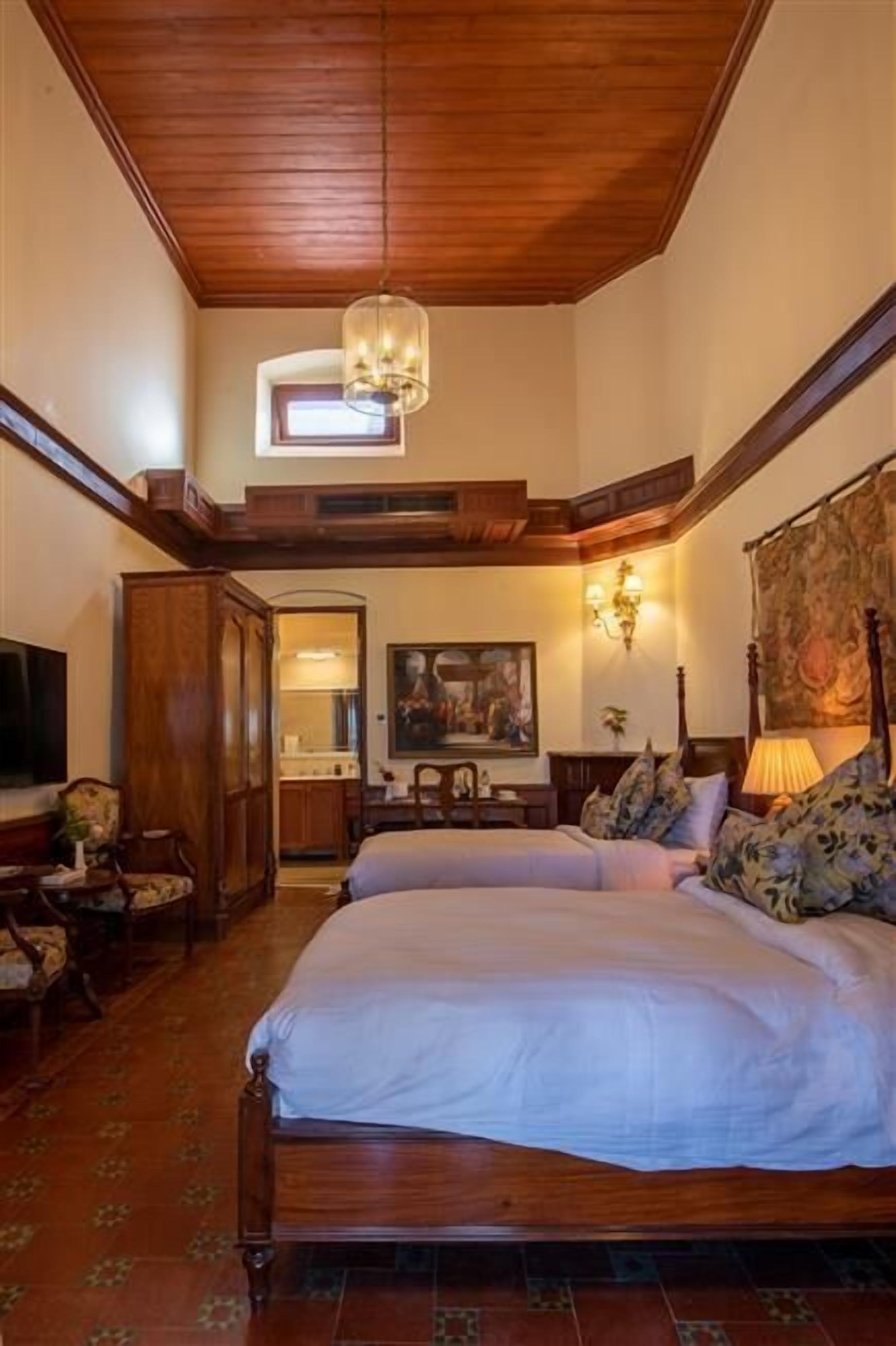 Cecil by Pearl Continental