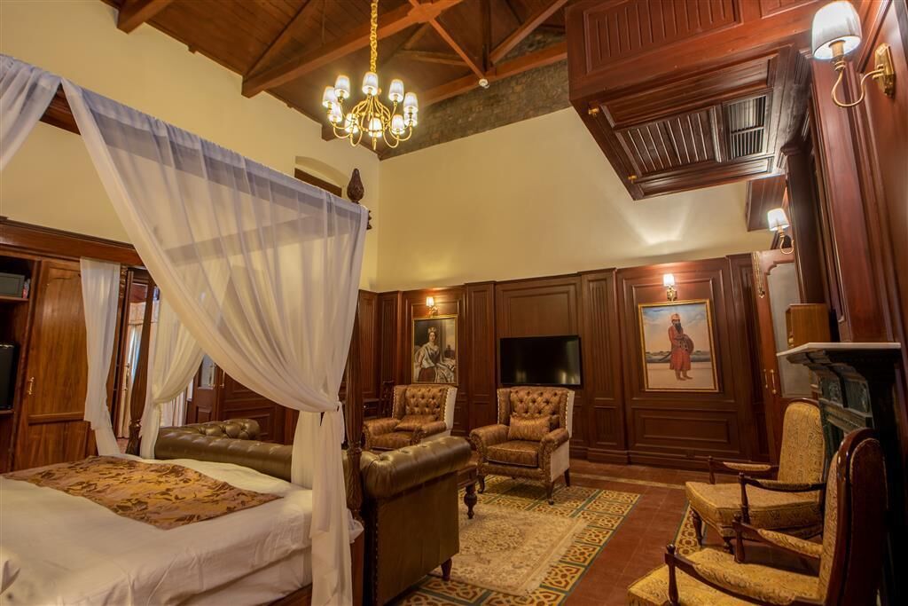 Cecil by Pearl Continental
