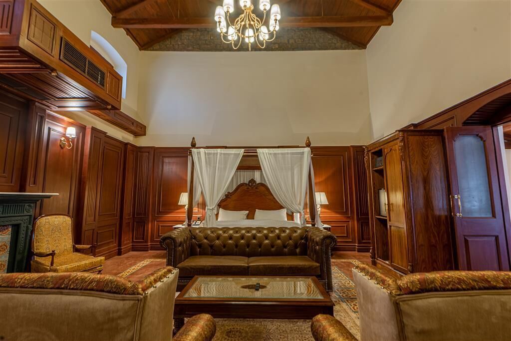 Cecil by Pearl Continental