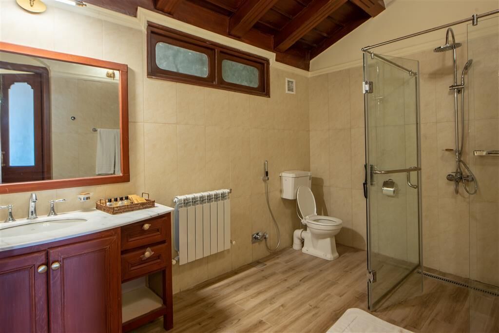 Cecil by Pearl Continental